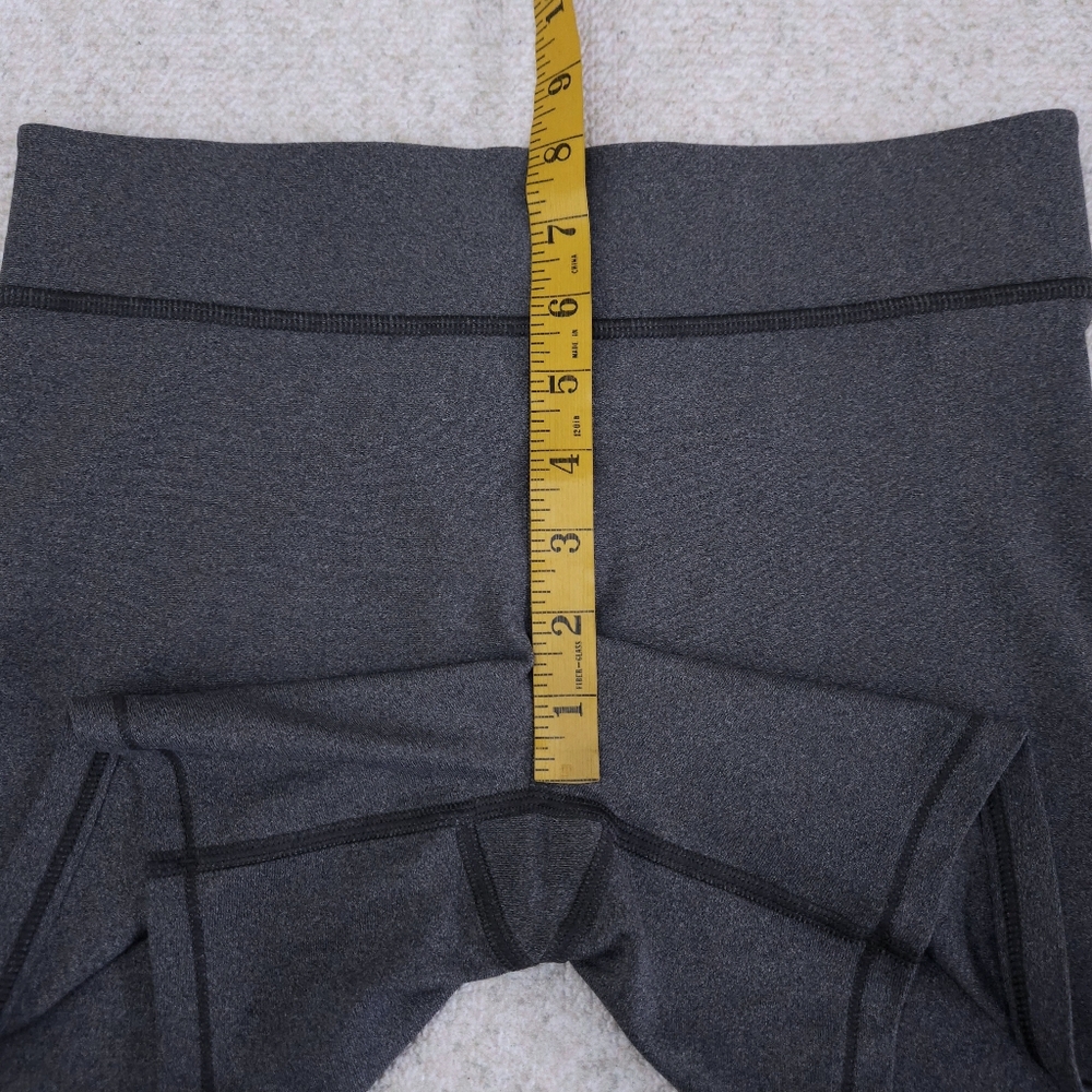 Under Armour HeatGear 5" Mid-Rise Middy Compression Shorts MEDIUM - Picture 6 of 6